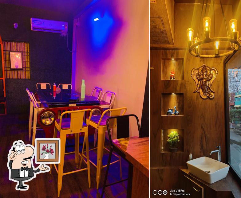 Check out how Cafe CENTER looks inside
