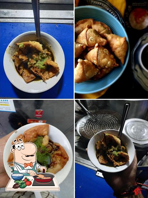Chicken curry at Bihari Samosa Centre( Nadiad wala) in chandkheda Ahmdavad