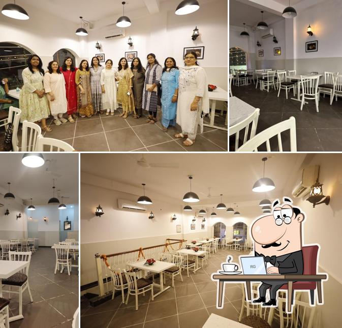 Check out how Kulcha Lal Parantha Das looks inside