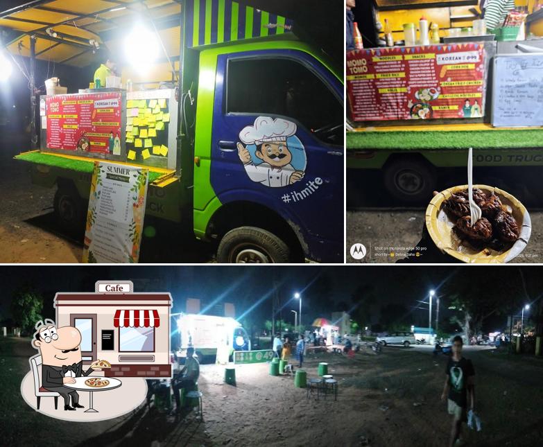 The exterior of Momo Tomo