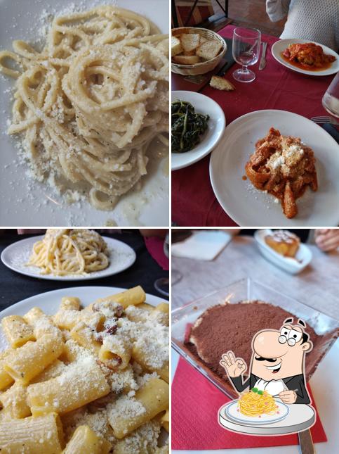Spaghetti alla carbonara al Ristorante Vineria La Bottigliaccia