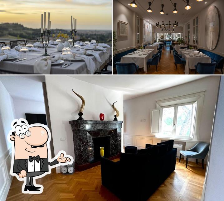 Siediti a un tavolo di Villa Monty Banks