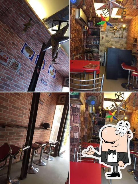 The interior of Mr. Momos