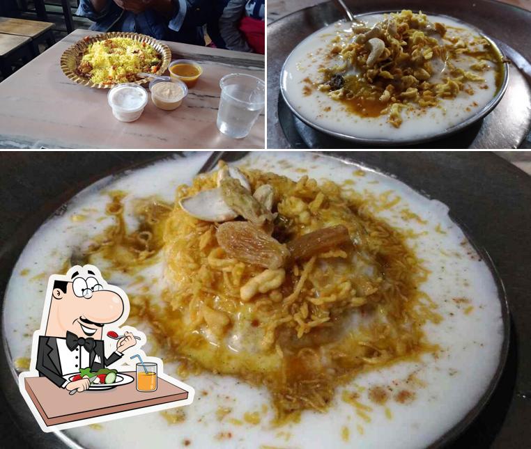 Food at New United Cafe