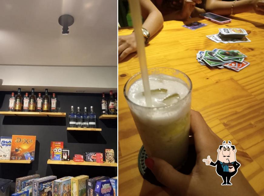 Desfrute de um drinque no Joks - Jogos & Drinks