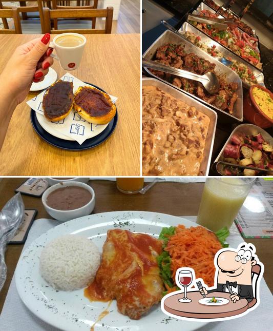 A imagem da comida e bebida no Café do Forte