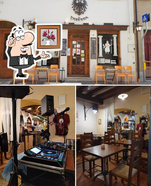 Siediti a un tavolo di In Taberna