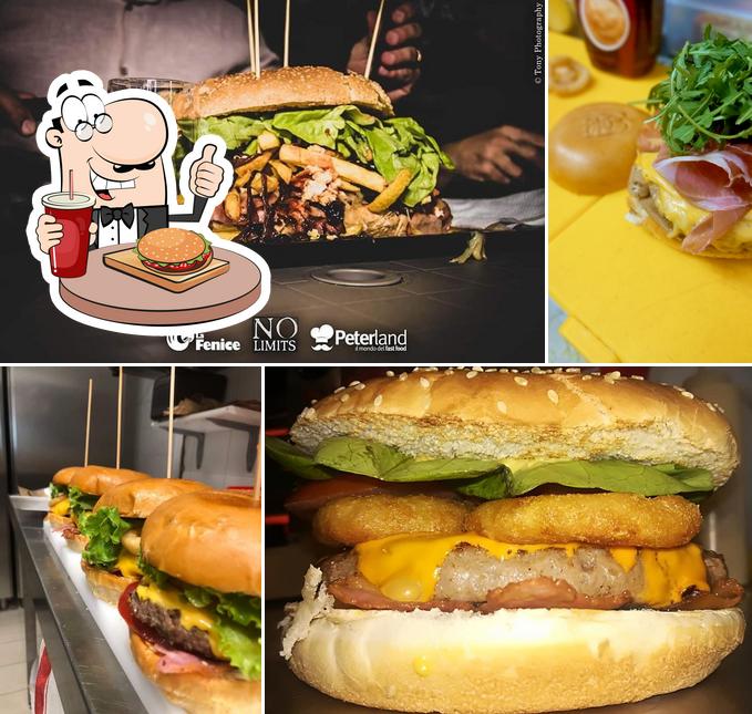 Ordina un hamburger a Peterland Burger store Amsterdam Chips