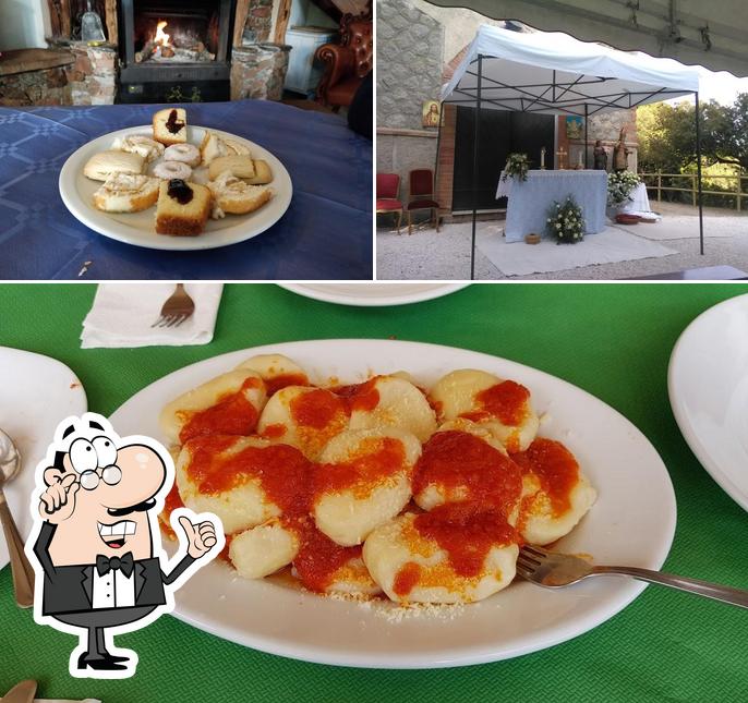 Ristorante Sant'Anghelu si caratterizza per la interni e cibo
