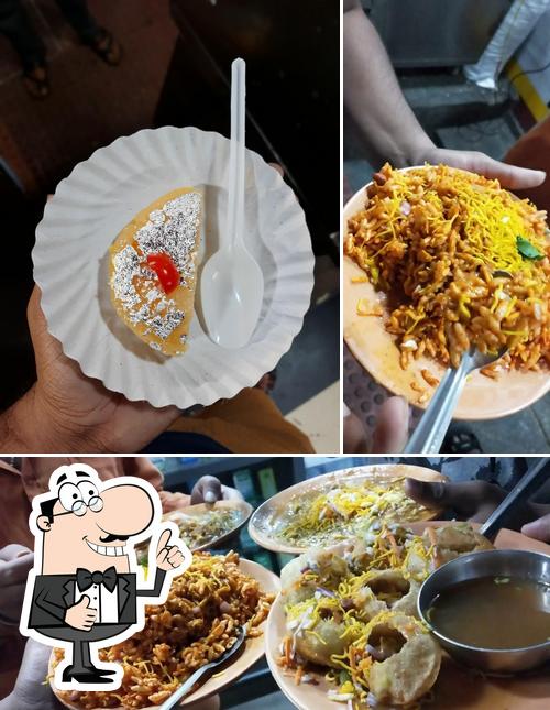 Look at this picture of Sri Mookambika Condiments & Bajji Centre