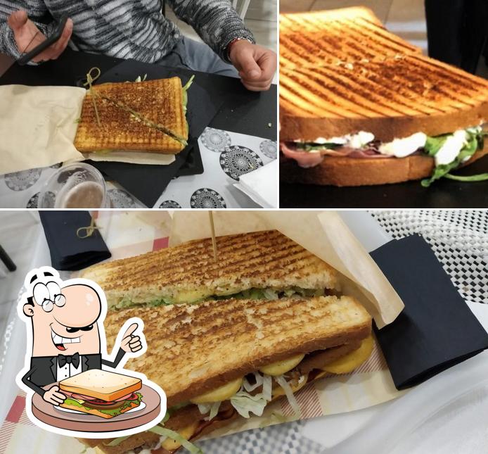 Prenditi un panino per pranzo o cena