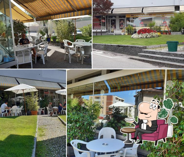 Gli interni di Mery's Pizza