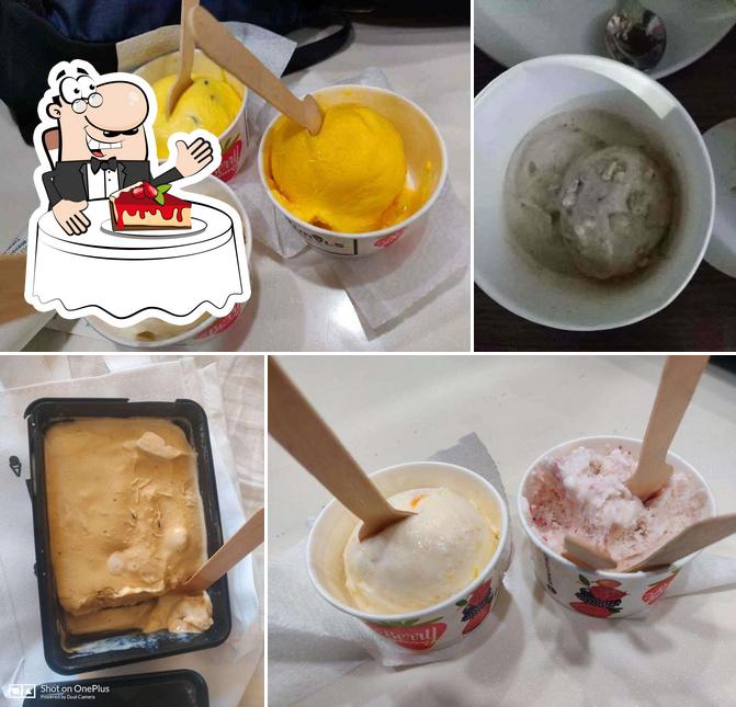 Naturals Ice Cream serves a selection of desserts