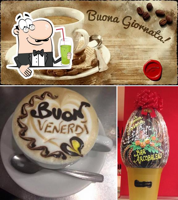 Goditi un drink a Bar Arcobaleno