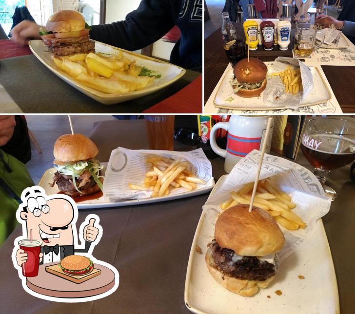Sans Souci / Birreria Brasserie serve un'ampia varietà di opzioni per gli amanti dell'hamburger