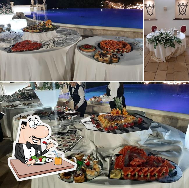 La cibo e interni del ristorante