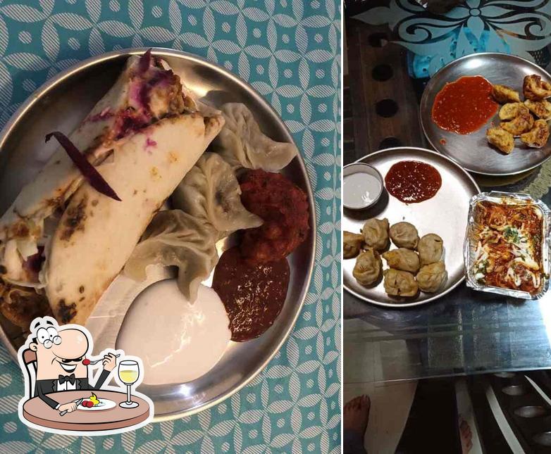 Food at Momo's de Indiano
