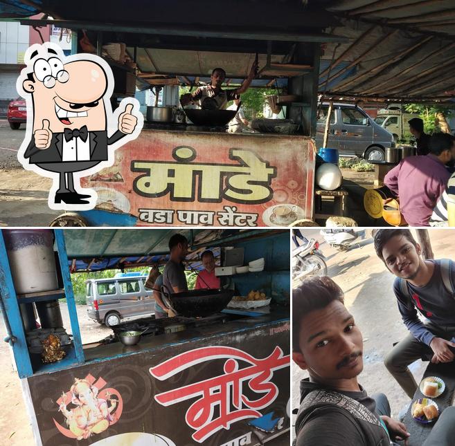 Look at this pic of Mande Vadapav Center (मांडे वडापाव)