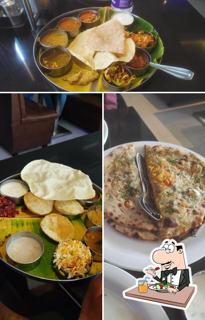 Food at Arya Bhavan veg