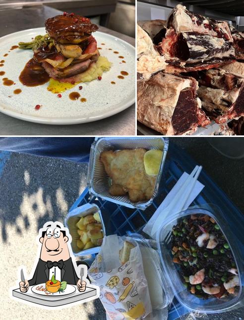 La cibo e bancone da bar del ristorante