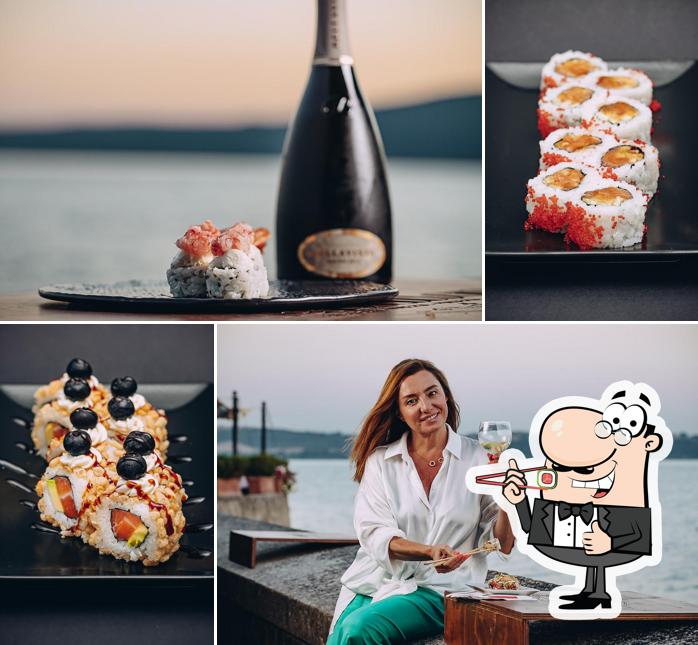 {Restaurant_name} serve piatti di sushi