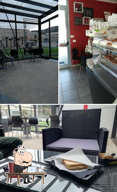 Gli interni di FIVE SNACK&COFFEE BAR / CAMPO SPORTIVO