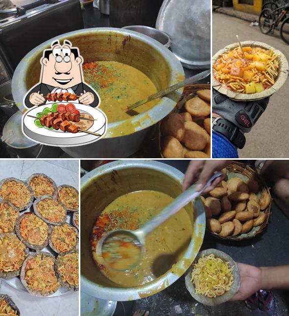Food at Badri Ki Kachori