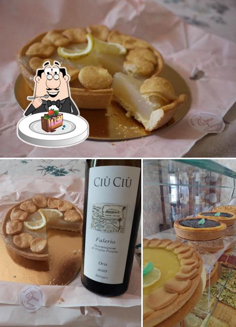 Guarda la foto di Epoca - Biscotti vini e distillati