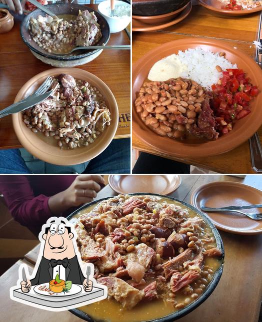 Comida em Restaurante Feijão do Lindu