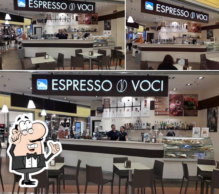 Gli interni di Espresso Voci
