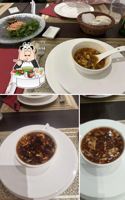 Zuppa calda e acida al Chin-Chin - Asian Food Restaurant