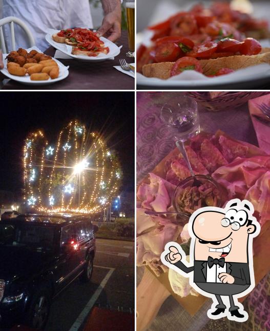 Guarda gli esterni di Pizzeria Vesuvio