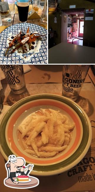 Officina Osteria Antagonisti serve un'ampia selezione di dessert
