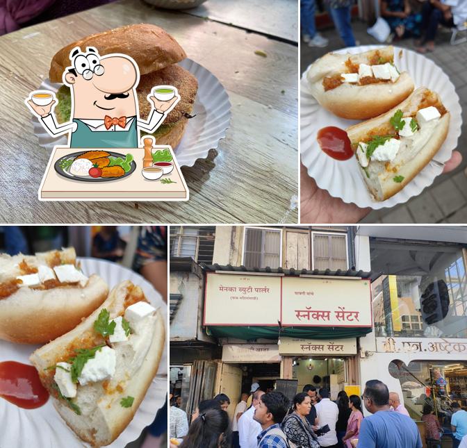 Food at Pavgi Snacks Center