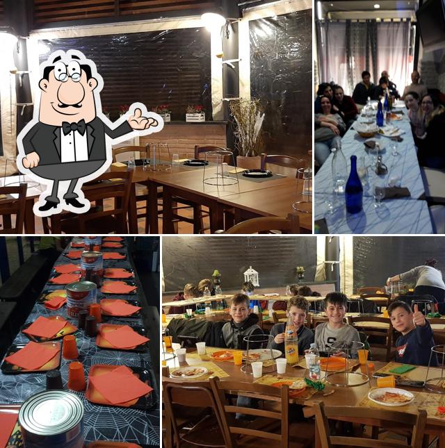 Dai un'occhiata agli interni di Pizzeria "Meeting Place"