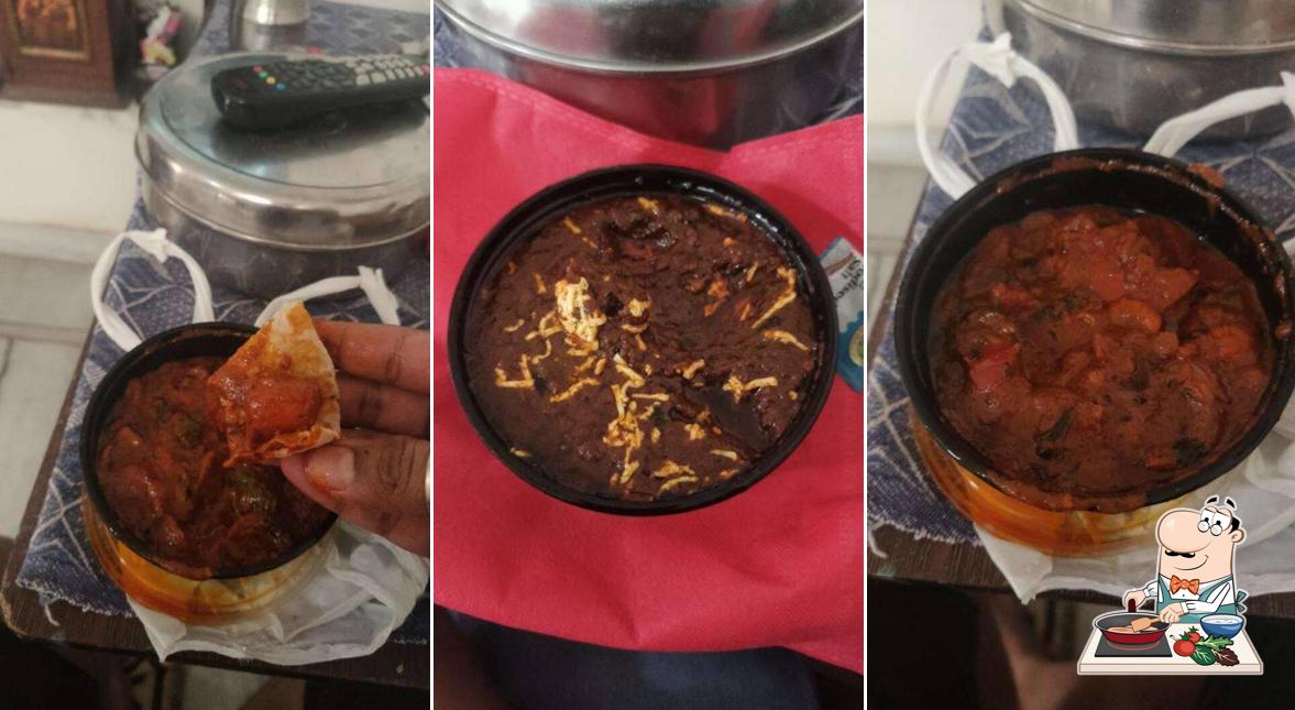 Chicken curry at Supreme Paratha House