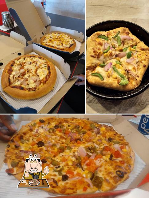 At Pizza Hut Surya Treasure Island Mall, Bhilai, you can taste pizza