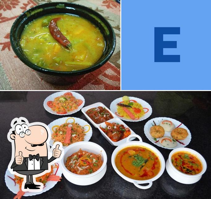 See the photo of E-tummy