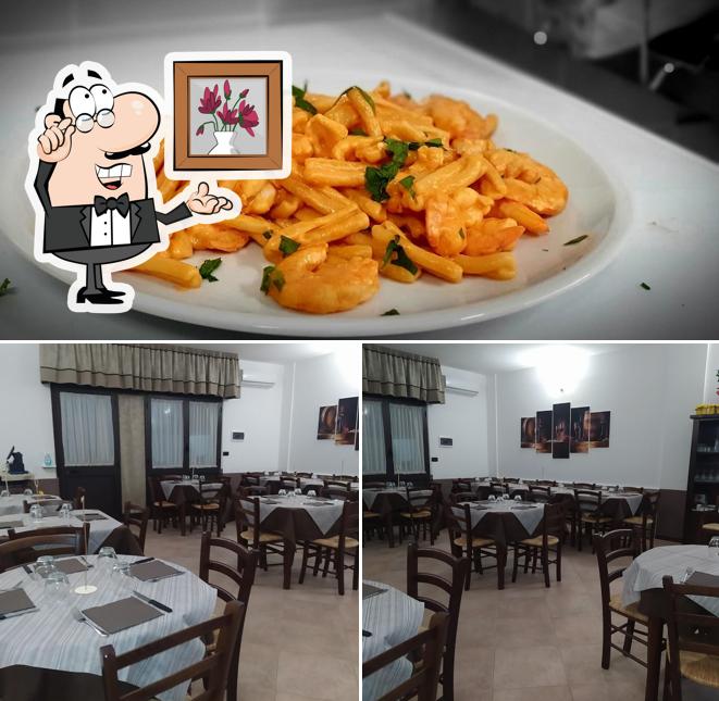 La interni e cibo del ristorante