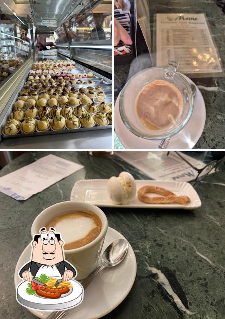 Platti al Pasticceria "Moine"