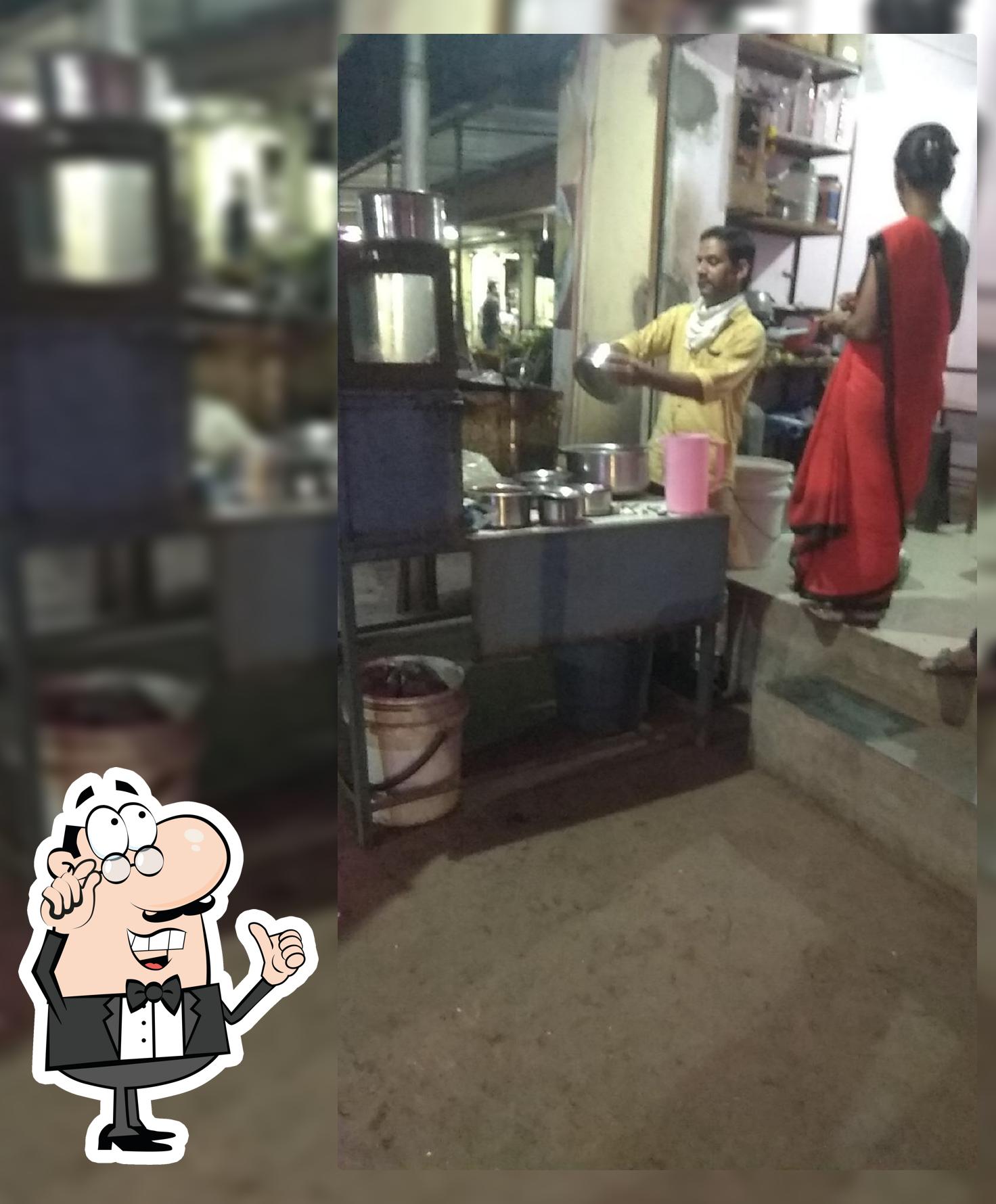 sadhana vada pav