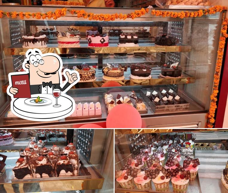 Food at MAYANK SWEETS & BAKERY ( Online Cake Delivery Fast Food Bakery Sweet Finni Shop )