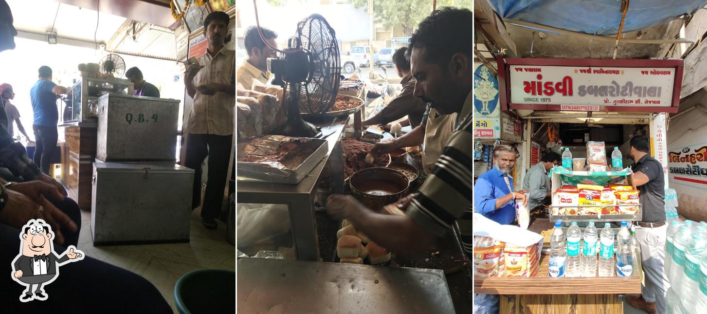 The interior of Mandvi Double Roti Vala