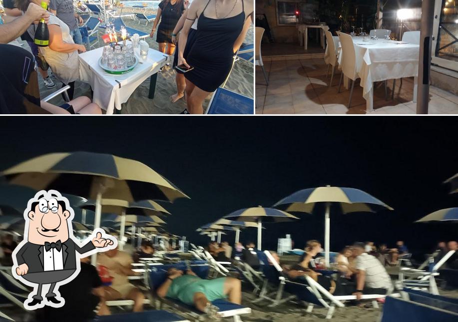 Dai un'occhiata agli interni di Vittoria Beach Bar