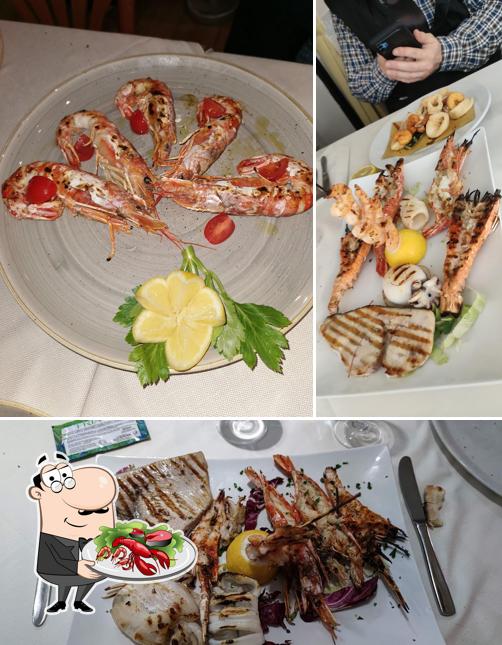 Ristorante Isola Dei Sapori propone un'ampia gamma di piatti di mare