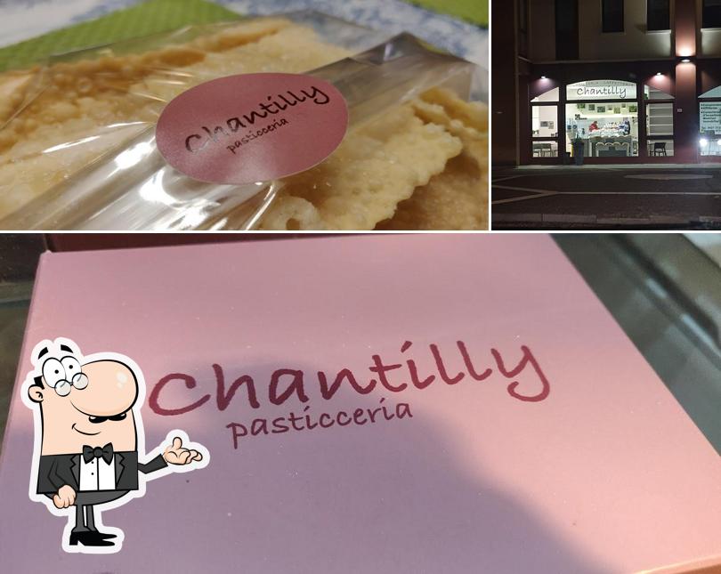 La foto di interni e cibo da Pasticceria Chantilly