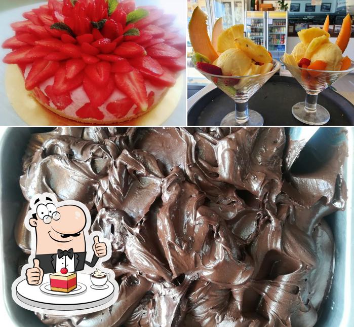 Bar Chiodo Gelateria propone un'ampia varietà di dolci