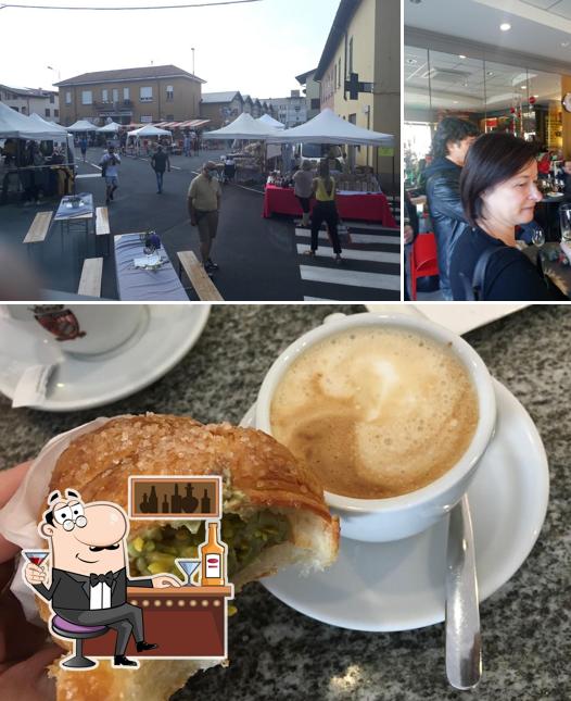 Vedi questa foto di Caffè in piazzetta