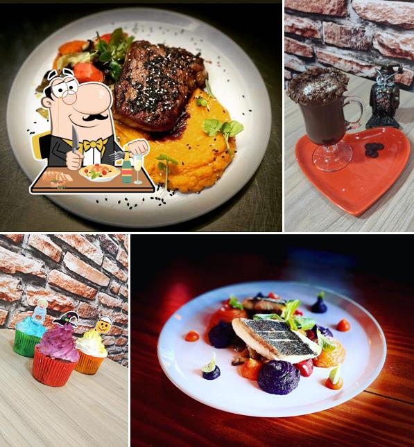 Platos en Caldeirão Da Bruxa Doces e Café