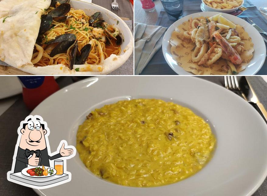 Cibo al RistoPonti Ristorante ( CHIUSO PER FERIE DAL 17 AGOSTO AL 9 SETTEMBRE )